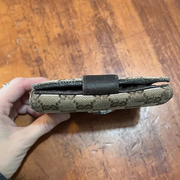 Authentic Gucci Compact GG Bifold Canvas Wallet - Picture 12 of 13